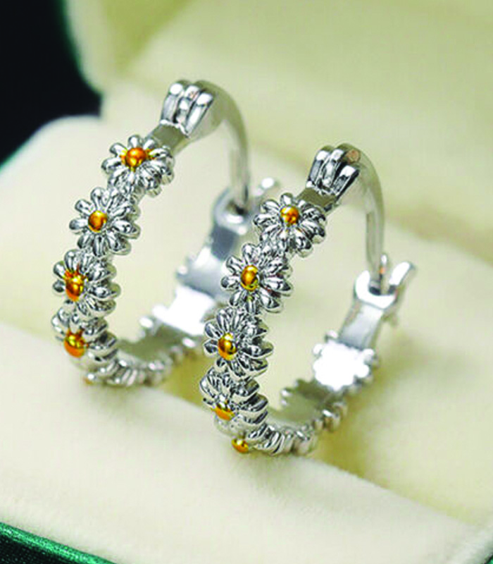 H8T-4-1 New Fashion 925 Silver Daisy Earrings Hoop Drop Dangle Women Jewelry Xmas Gifts - Image 1